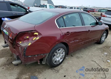 2011 Nissan Altima Base z USA, uszkodzony, nr VIN 1N4AL2AP0BN466056